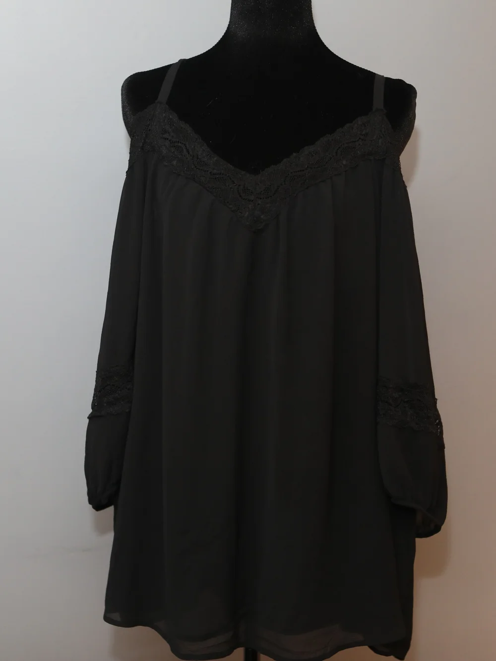 Torrid Black Sheer Lined Skirt - Picture 3 of 4